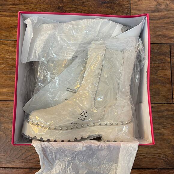 Vince Camuto Meendey Stud Chelsea Boots 9 NEW - Picture 4 of 5